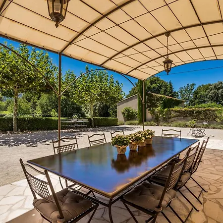 Les Douze Oliviers House For Rent In The Luberon 메네르브